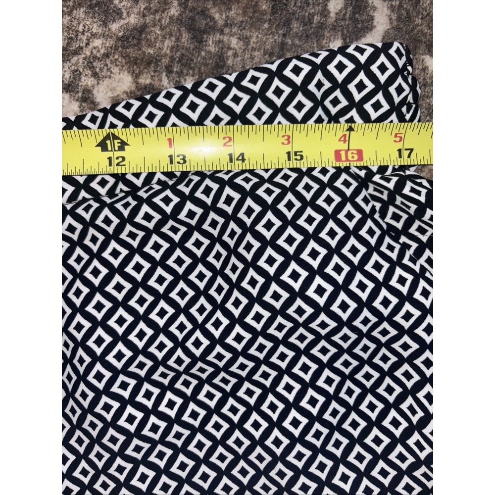 Chico's Size 2 (size 12) Black/White Crop Lighweight Cropped Pants - Picture 6 of 6